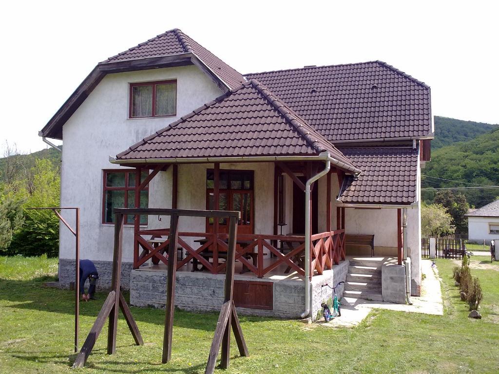Huta Vendeghaz Hotel Kishuta Exterior foto